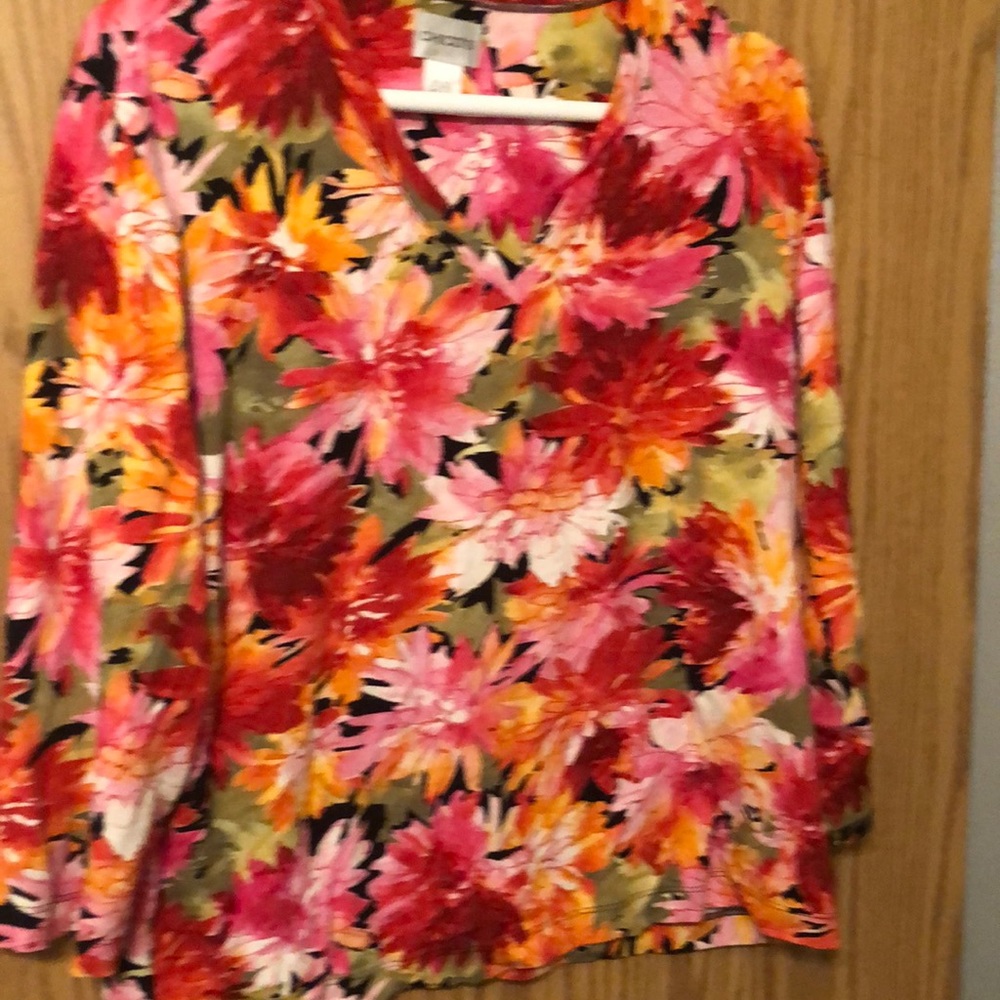 Preowned Chico’s top size 3 Excellent